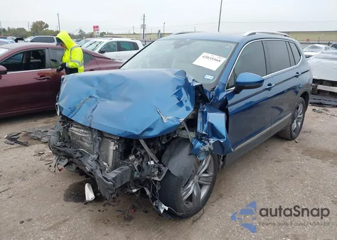 2020 Volkswagen Tiguan 2.0T Se/2.0T Se R-Line Black/2.0T Sel из США, поврежденный, VIN 3VV3B7AX8LM148718